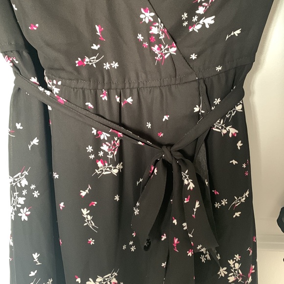 Dynamite Floral Dress - Picture 4 of 6